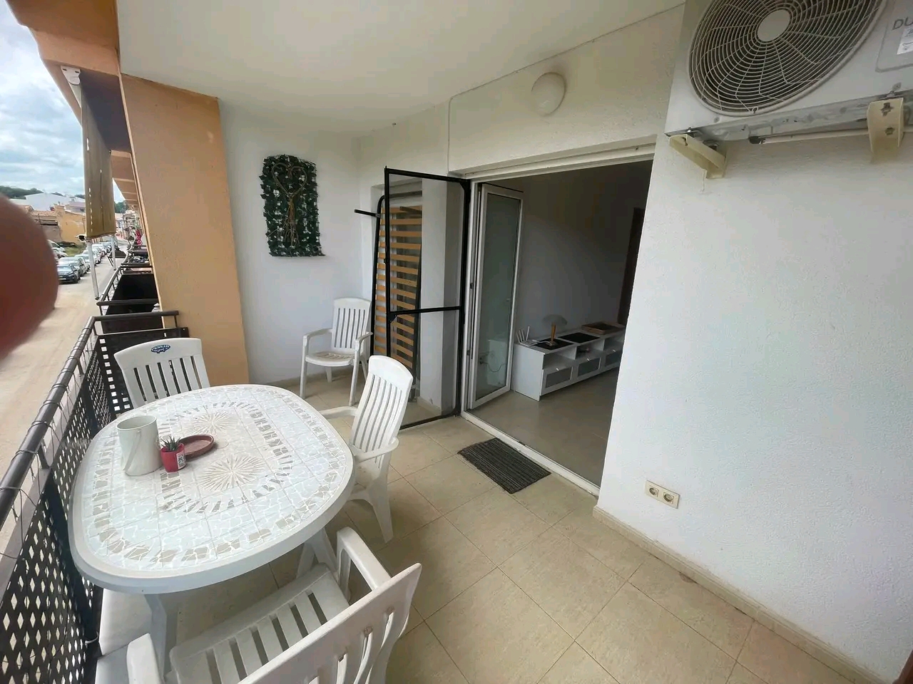 A LA VENTA AMPLIO APARTAMENTO CON TERRAZA EN JALON