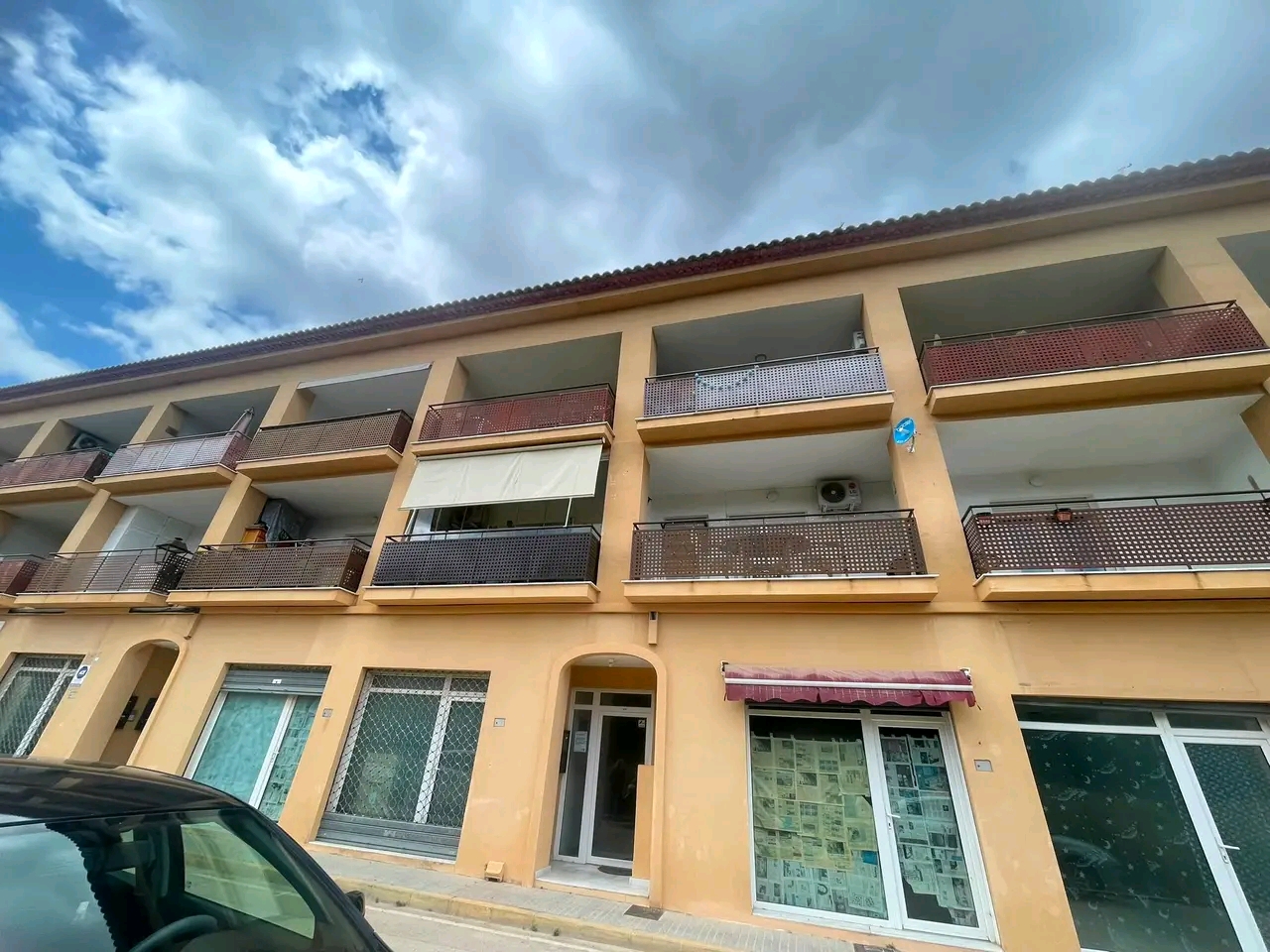 A LA VENTA AMPLIO APARTAMENTO CON TERRAZA EN JALON