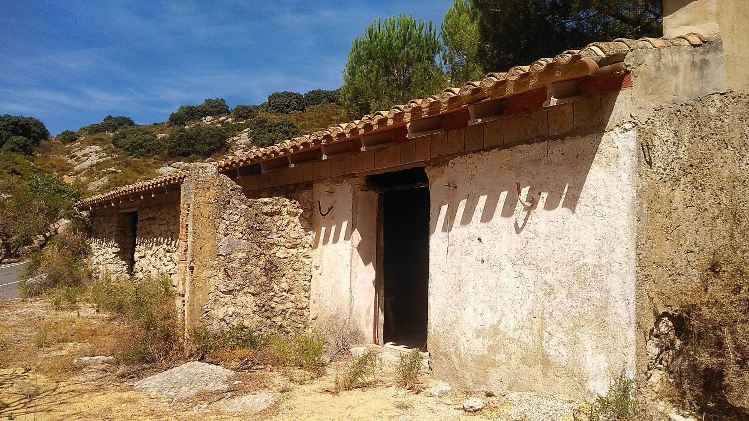 CASA DE PIEDRA A REFORMAR EN TARBENA