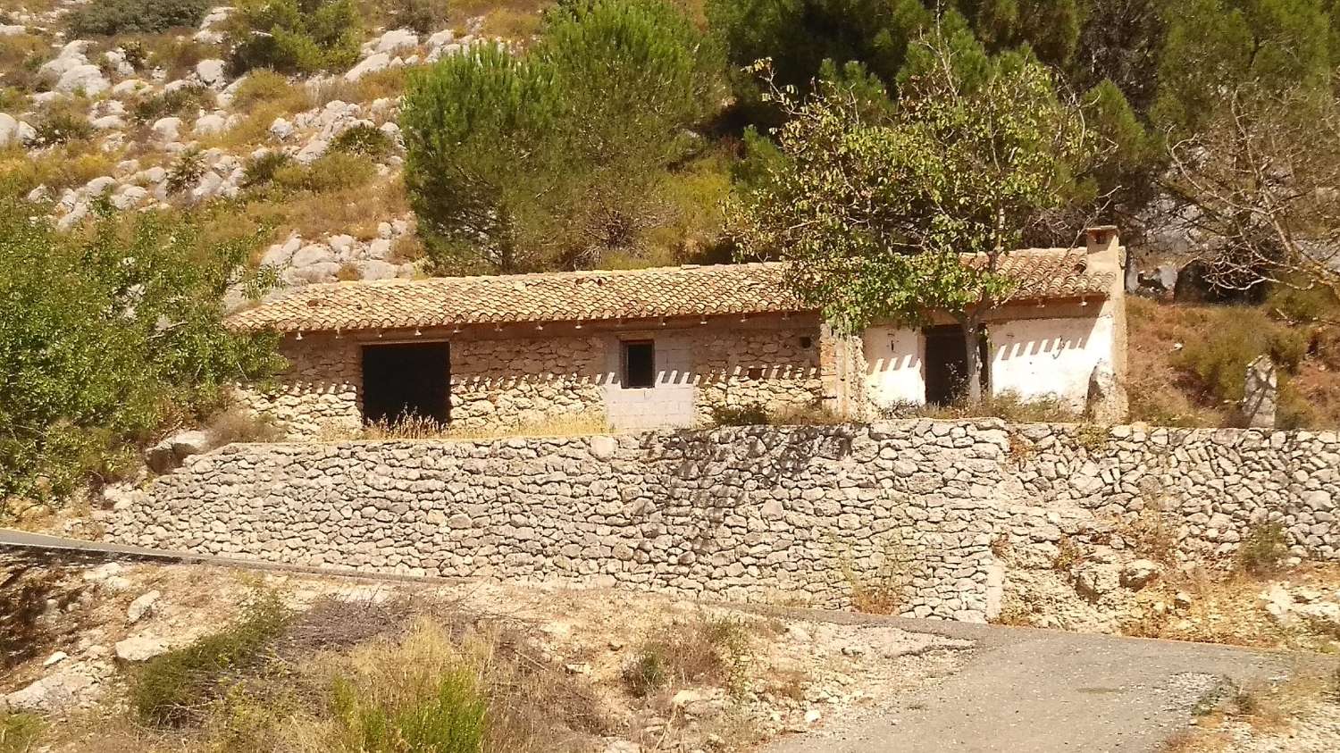 CASA DE PIEDRA A REFORMAR EN TARBENA