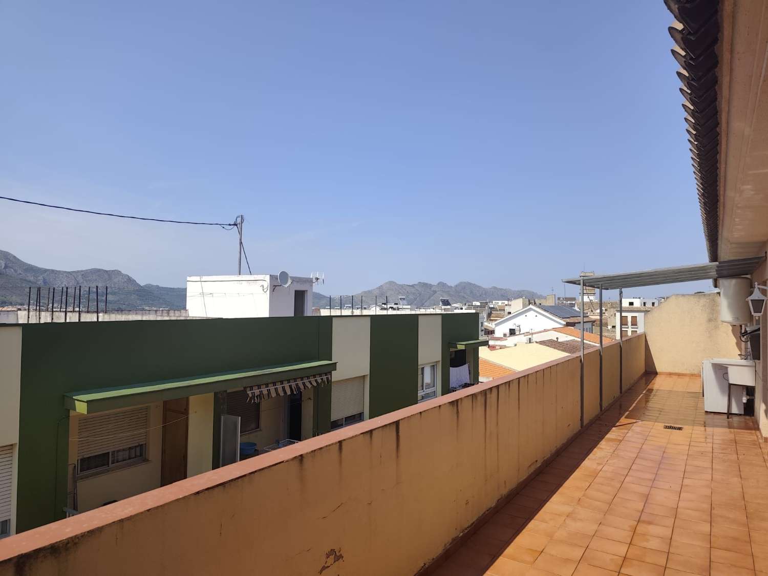 APARTAMENTO CON GRAN TERRAZA PRIVADA