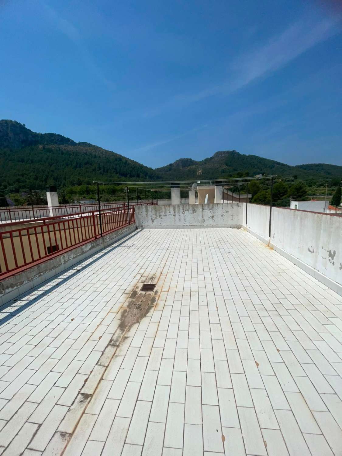 APARTAMENTO CON GRAN TERRAZA PRIVADA