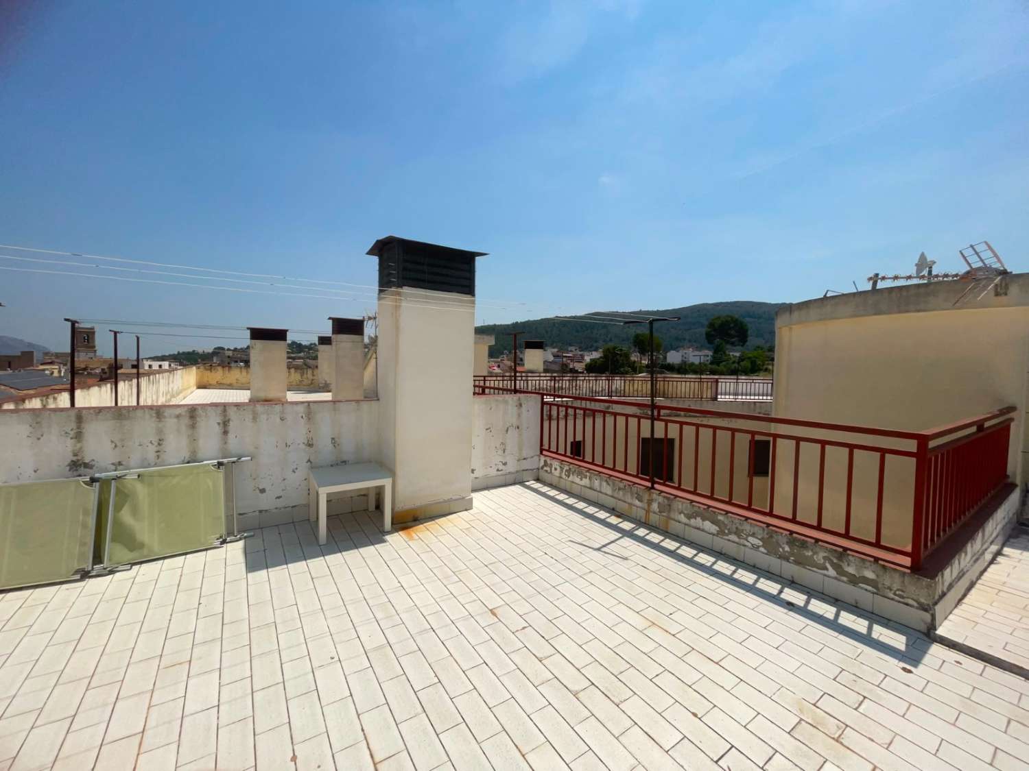 APARTAMENTO CON GRAN TERRAZA PRIVADA
