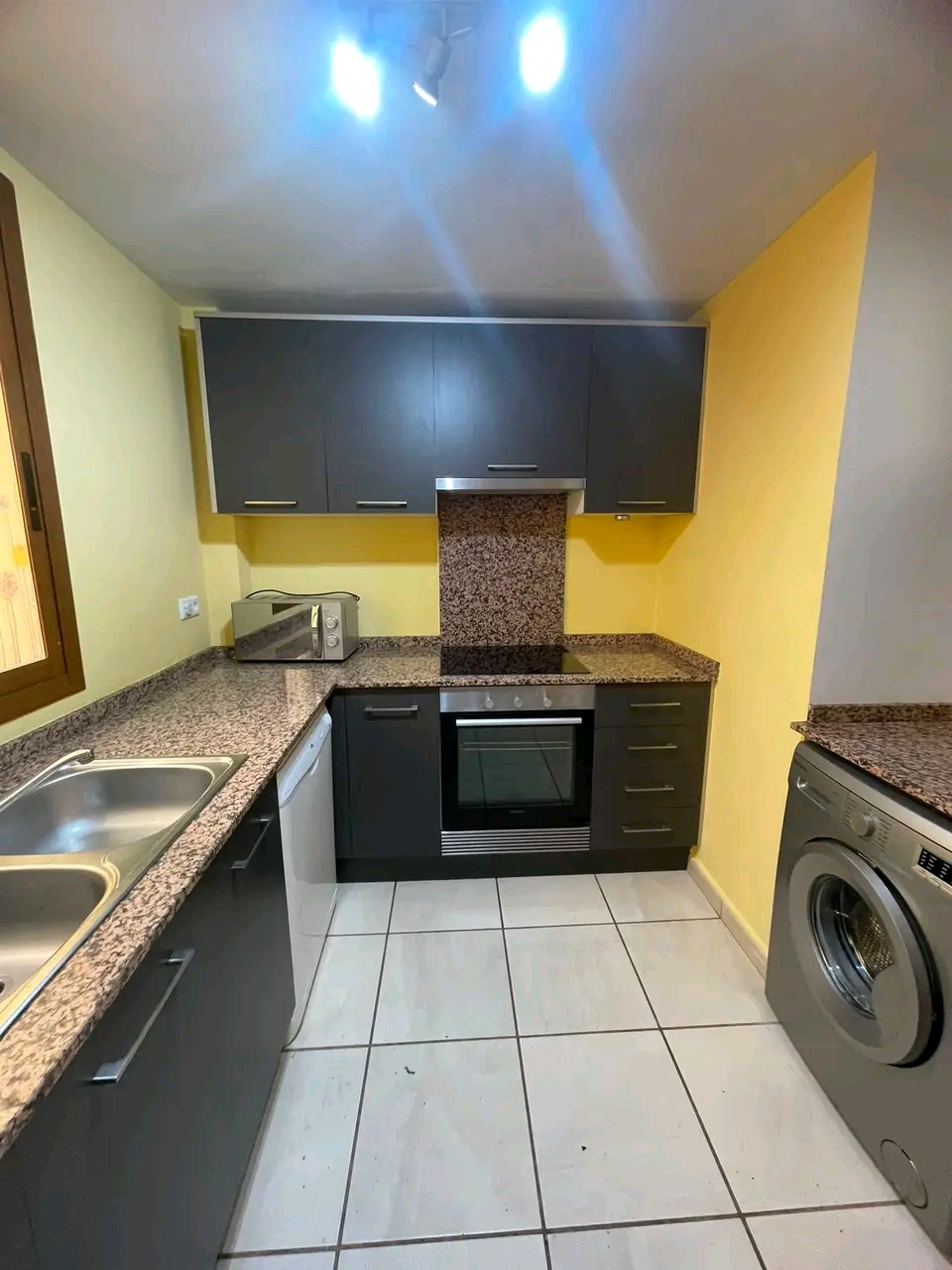 COQUETO APARTAMENTO EN VENTA EN PARCENT CON PLAZA DE PARKING