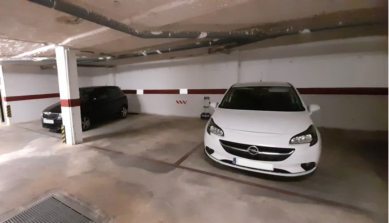 COQUETO APARTAMENTO EN VENTA EN PARCENT CON PLAZA DE PARKING