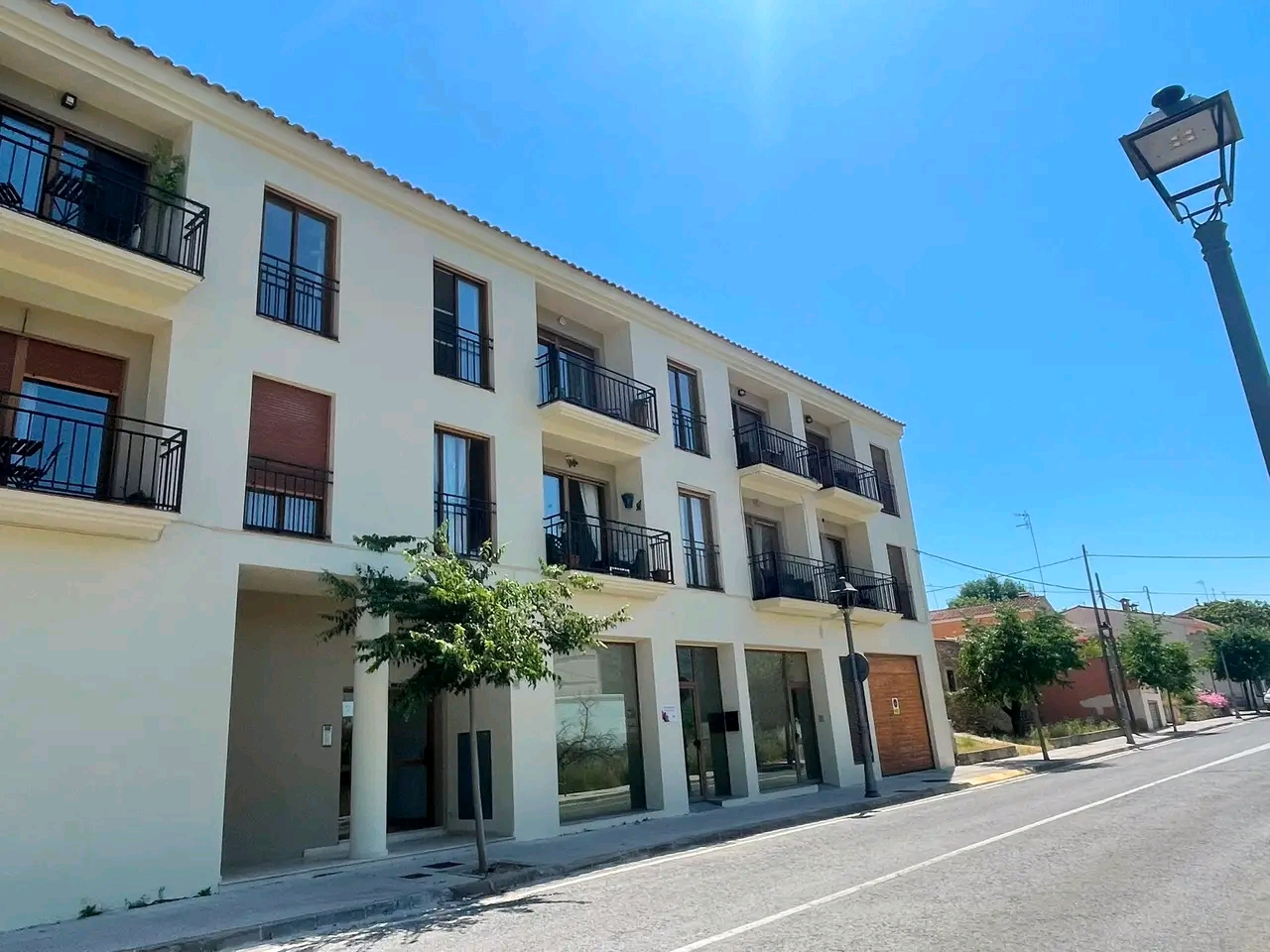 COQUETO APARTAMENTO EN VENTA EN PARCENT CON PLAZA DE PARKING