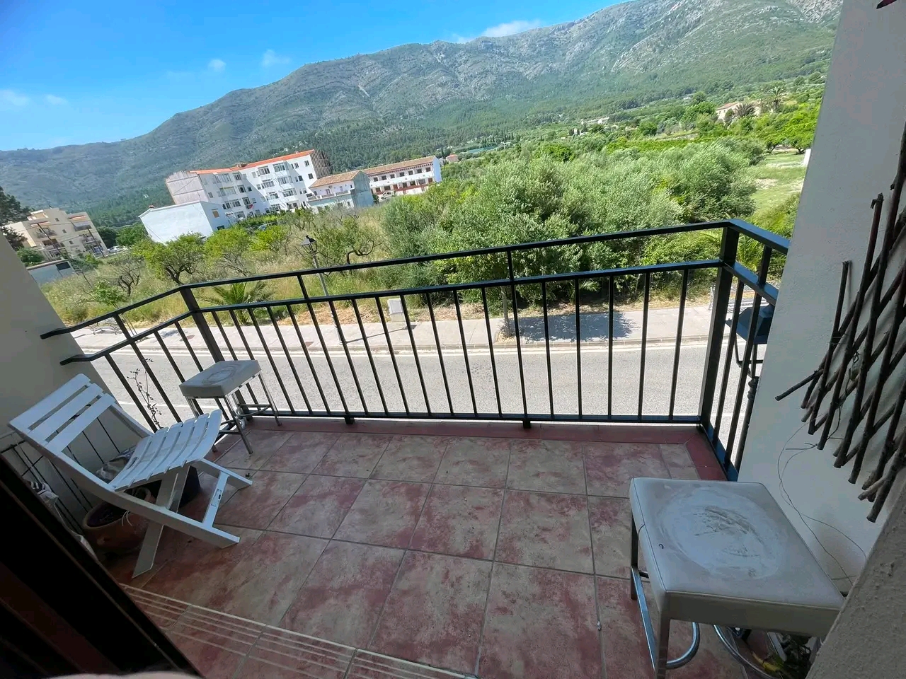 COQUETO APARTAMENTO EN VENTA EN PARCENT CON PLAZA DE PARKING