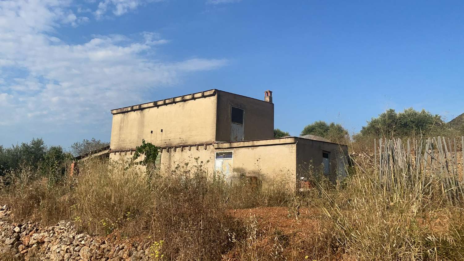 TERRENO RUSTICO CON ALMACEN