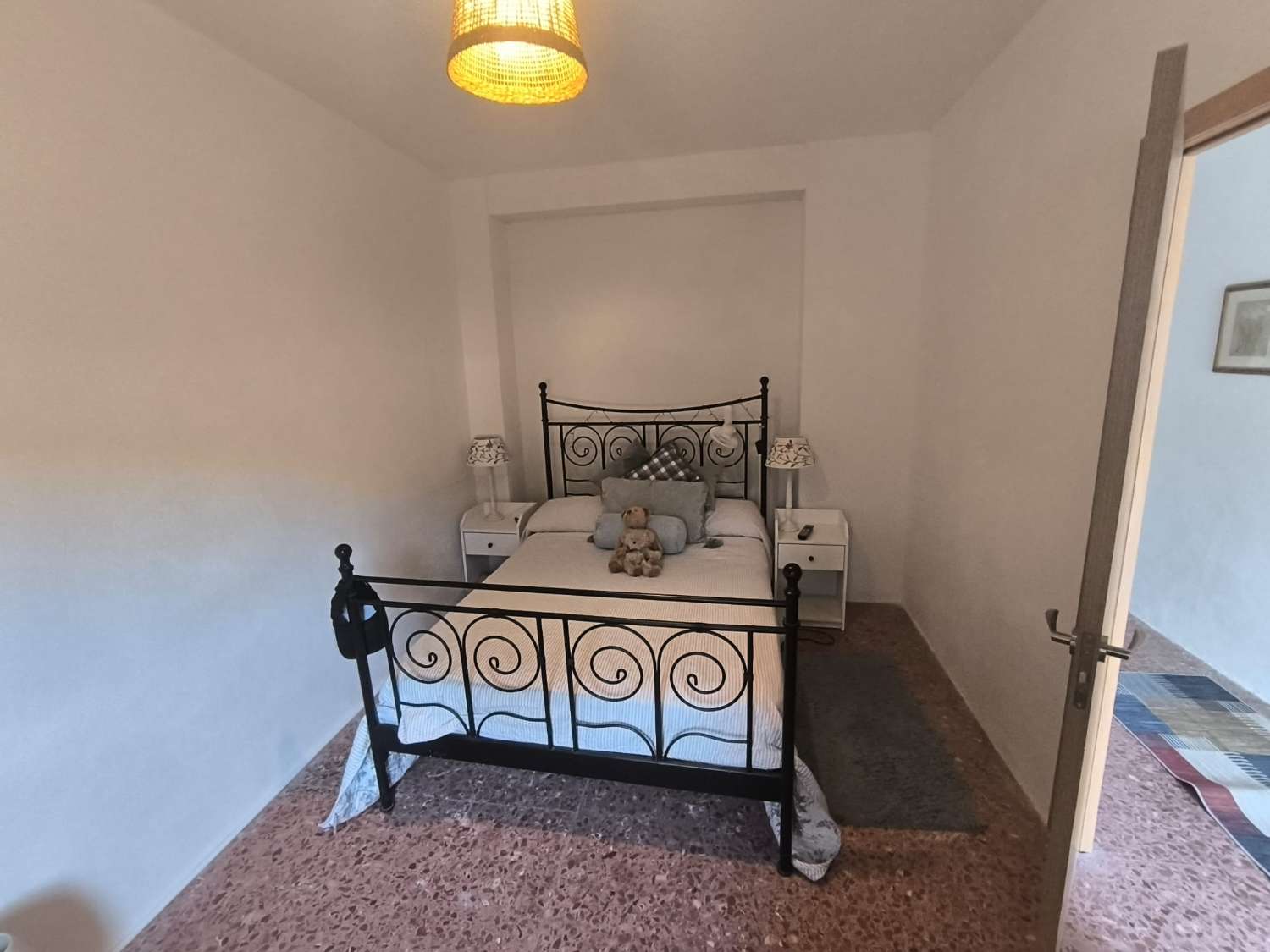 OPORTUNIDAD CASA DE PUEBLO CON GRAN PATIO