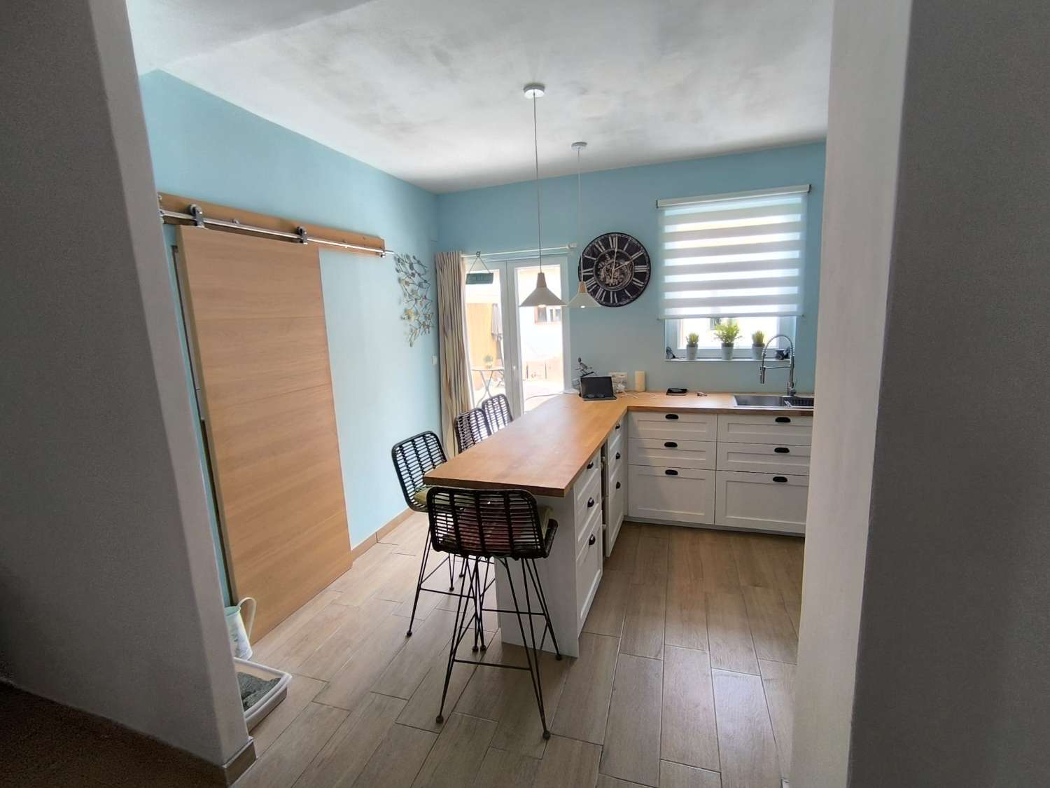 OPORTUNIDAD CASA DE PUEBLO CON GRAN PATIO