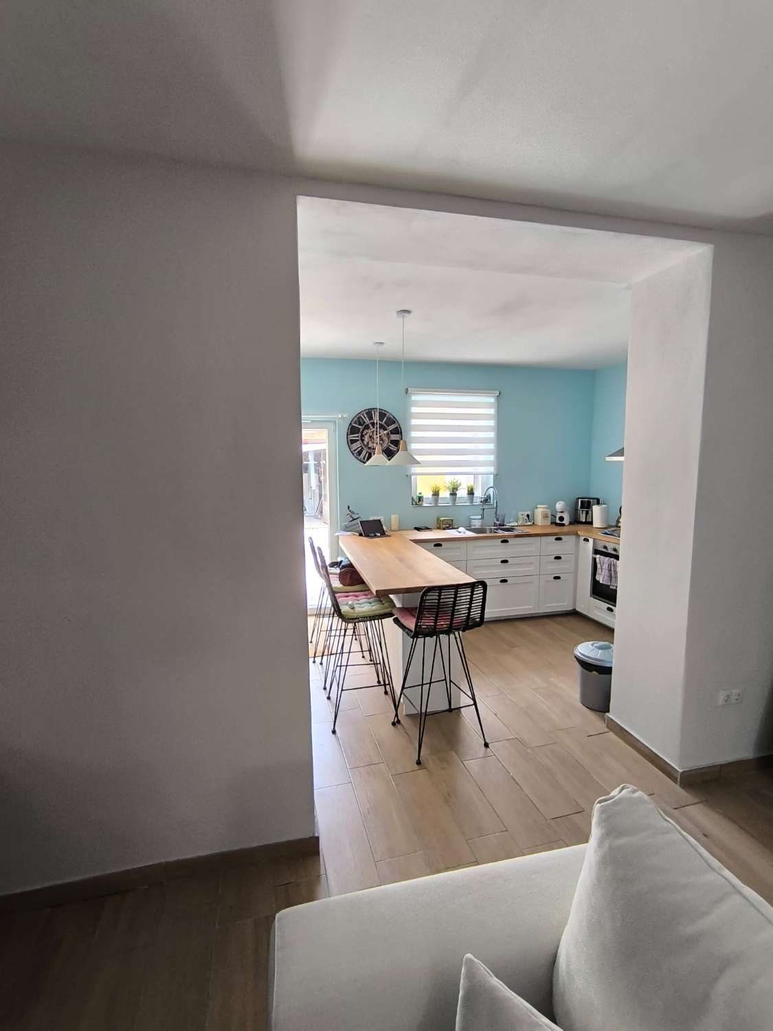 OPORTUNIDAD CASA DE PUEBLO CON GRAN PATIO