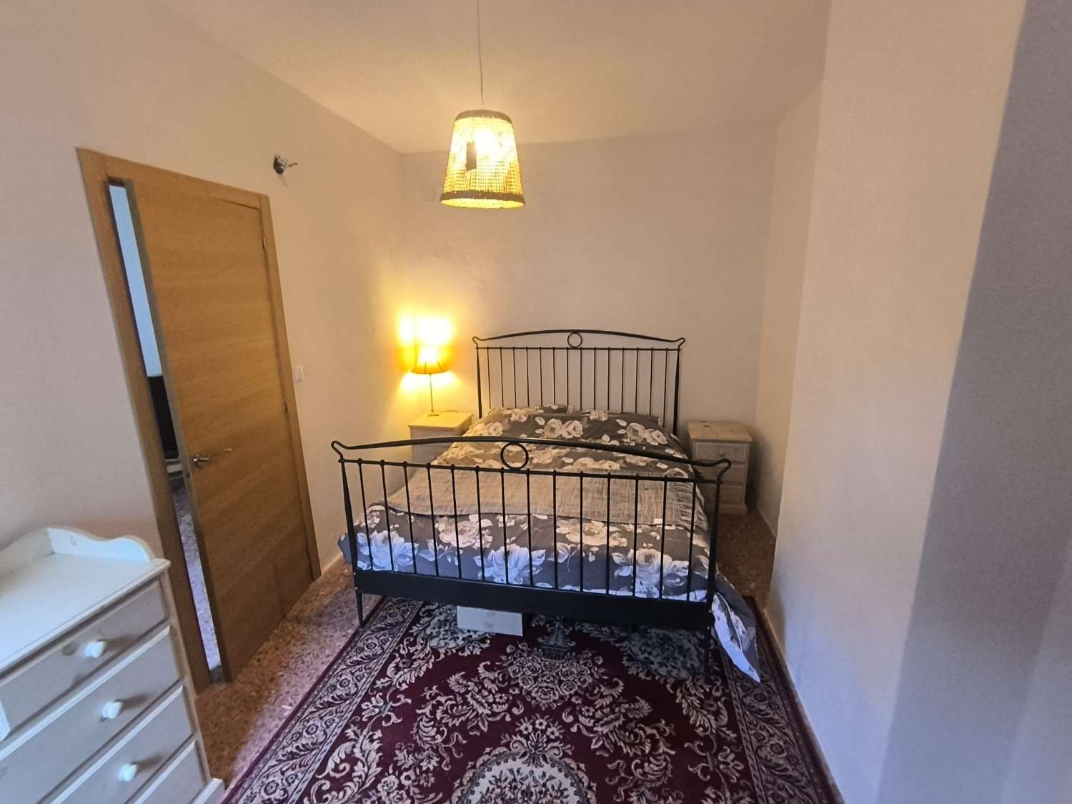 OPORTUNIDAD CASA DE PUEBLO CON GRAN PATIO