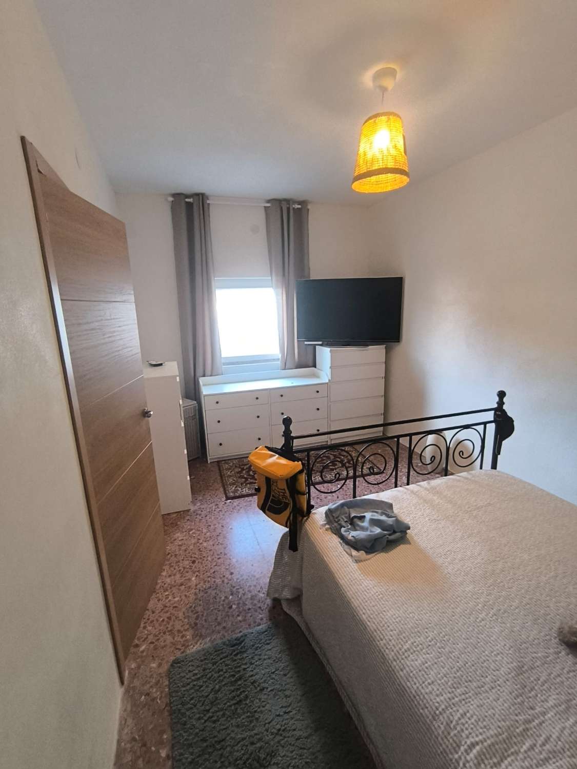 OPORTUNIDAD CASA DE PUEBLO CON GRAN PATIO