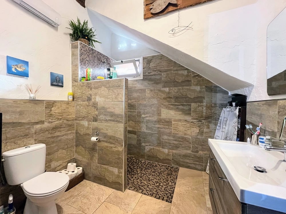 Casa de pueblo renovada con amplio patio