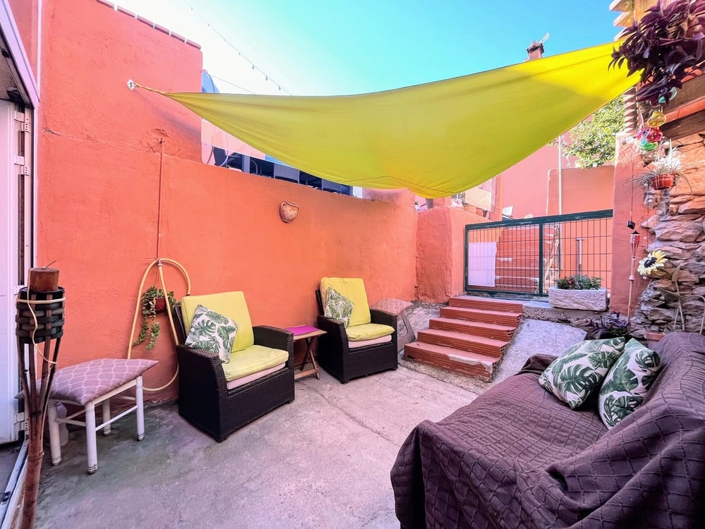 Casa de pueblo renovada con amplio patio