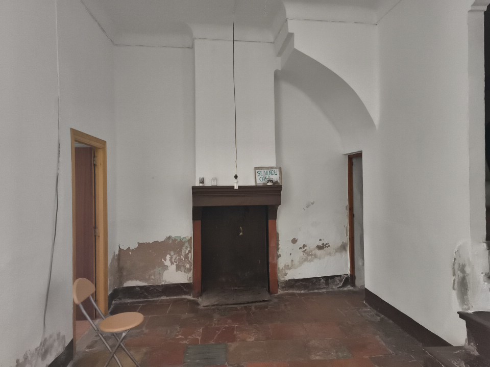 Casa de pueblo de esquina en una ubicación inmejorable en Jalon