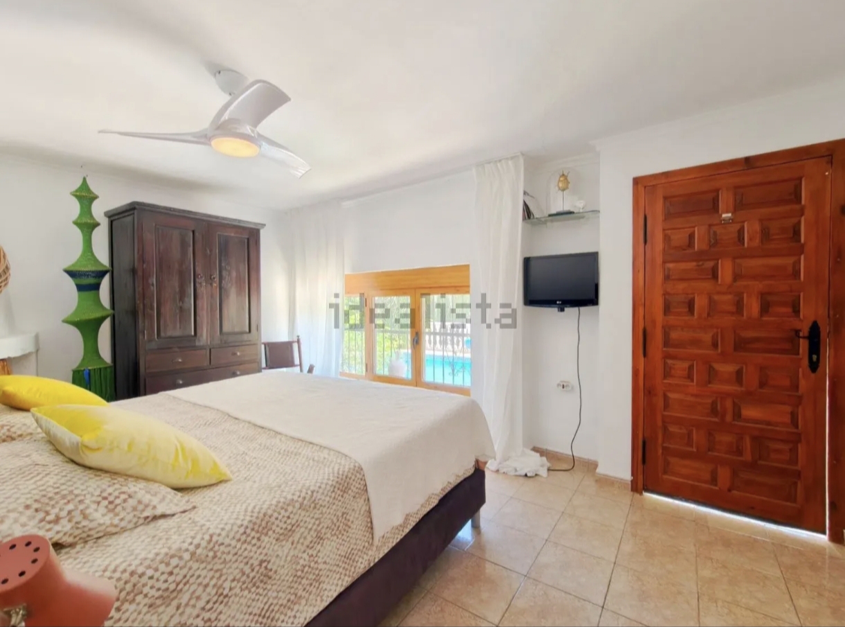 PRECIOSA FINCA CON DOS VIVIENDAS.