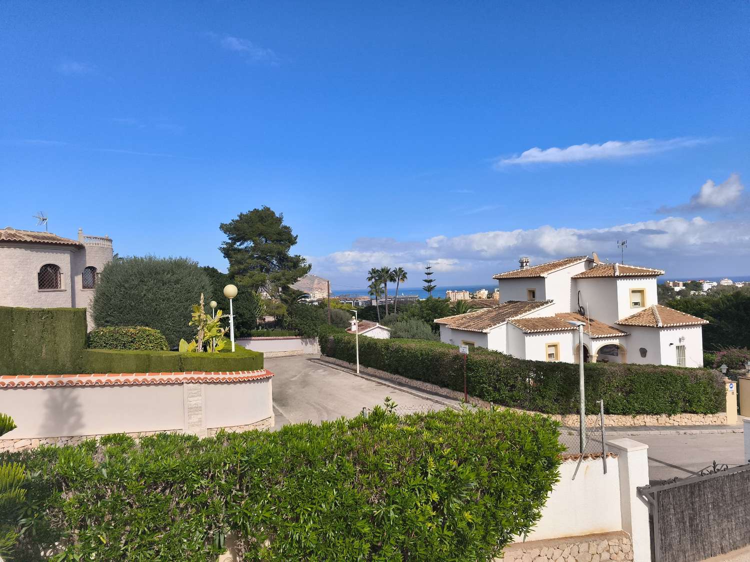 CHALET CERCA DE LA PLAYA EN JAVEA CON PRECIOSAS VISTAS