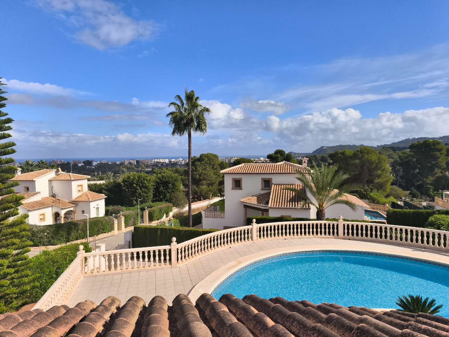 CHALET CERCA DE LA PLAYA EN JAVEA CON PRECIOSAS VISTAS