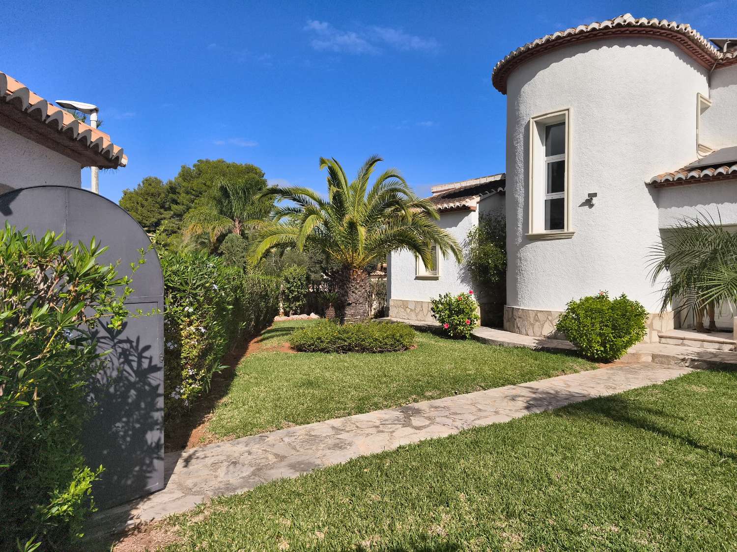 CHALET CERCA DE LA PLAYA EN JAVEA CON PRECIOSAS VISTAS