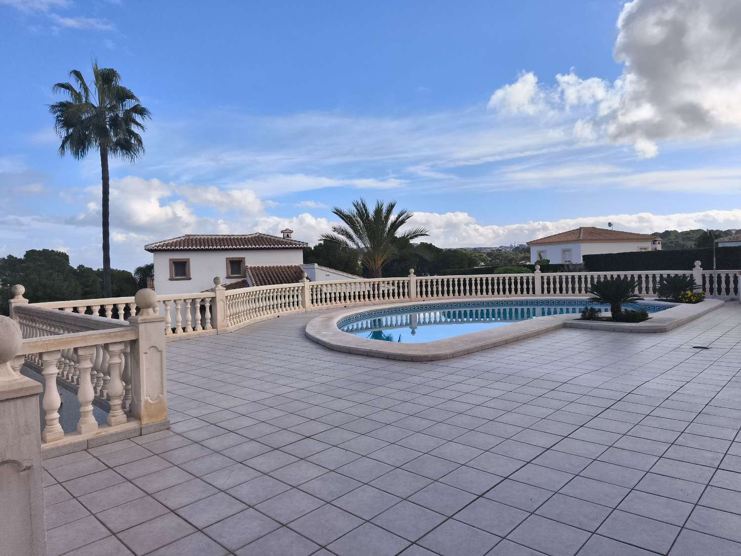 CHALET CERCA DE LA PLAYA EN JAVEA CON PRECIOSAS VISTAS