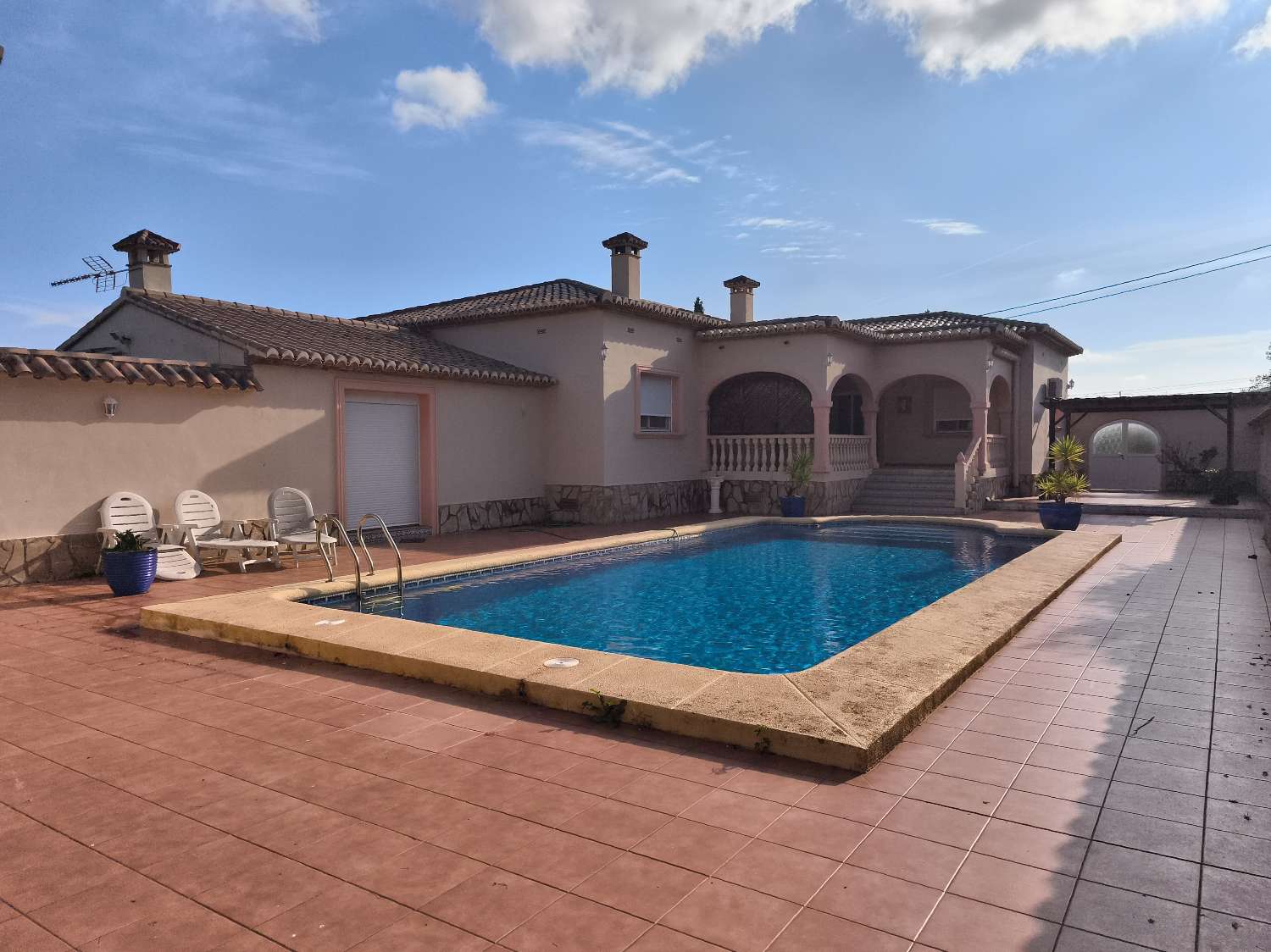 CHALET EN EL VALLE DE JALON