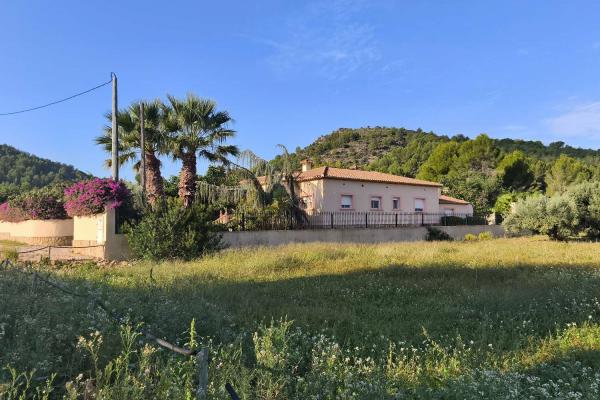 CHALET EN EL VALLE DE JALON