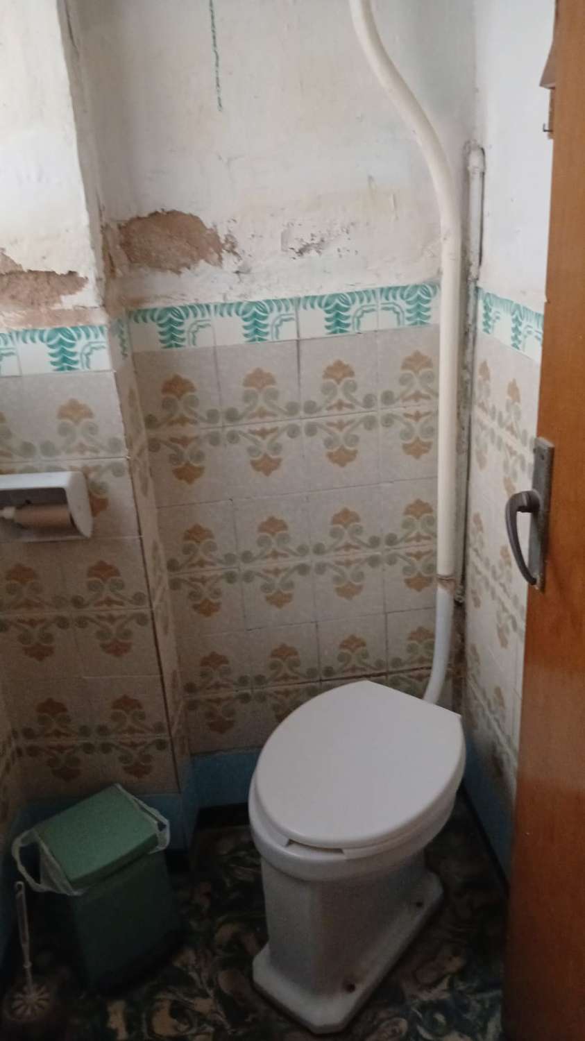 CASA DE PUEBLO DE ESQUINA A REFORMAR