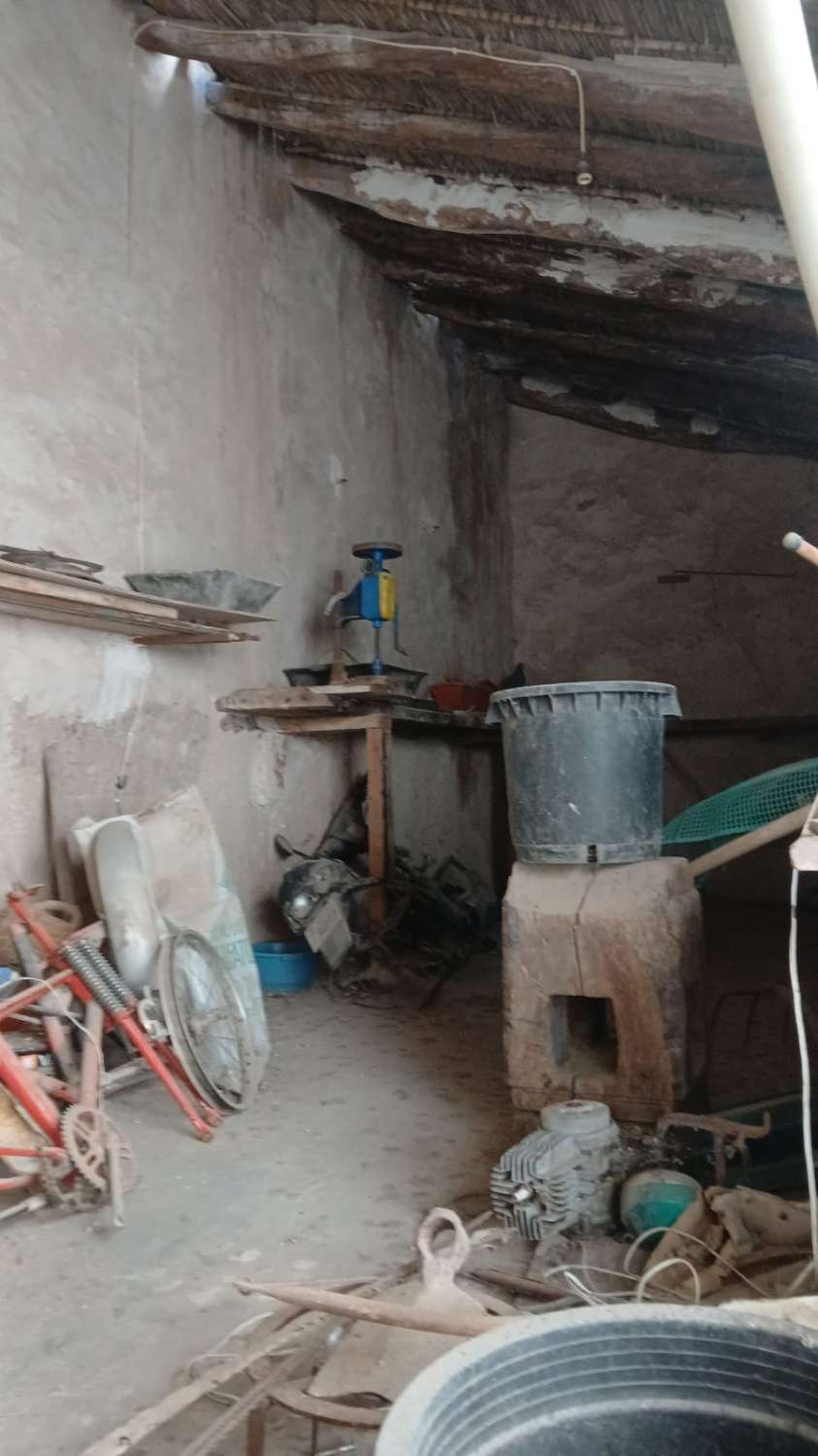 CASA DE PUEBLO DE ESQUINA A REFORMAR