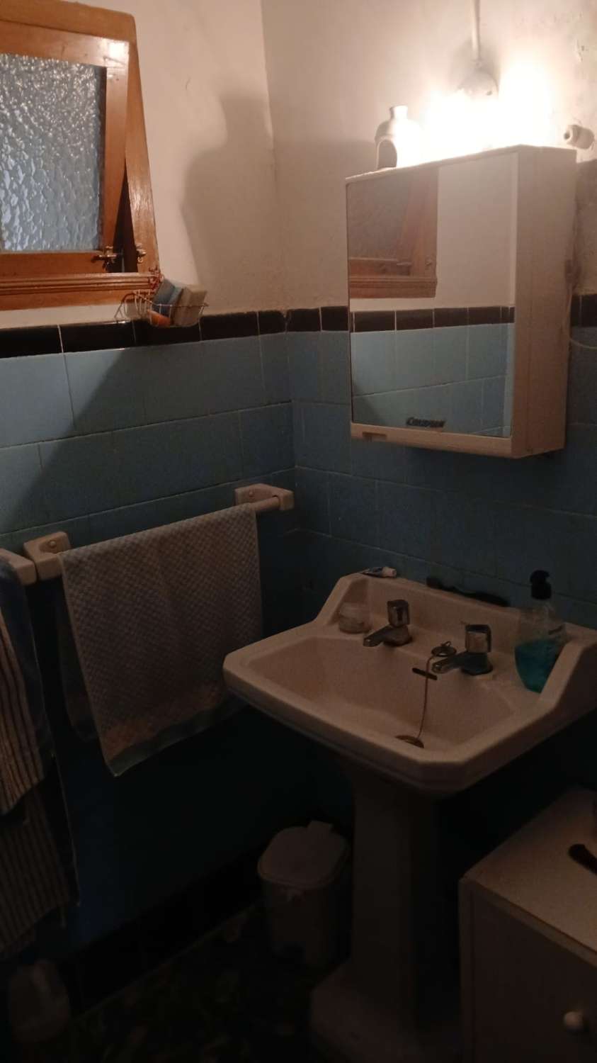 CASA DE PUEBLO DE ESQUINA A REFORMAR