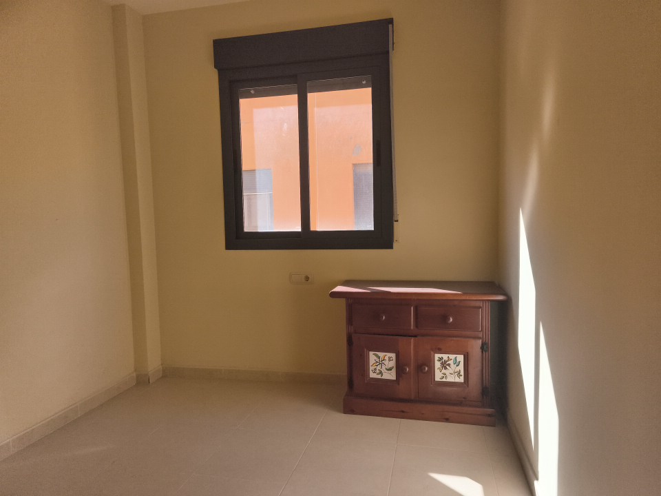 OPORTUNIDAD ADOSADO A LA VENTA EN ELS POBLET