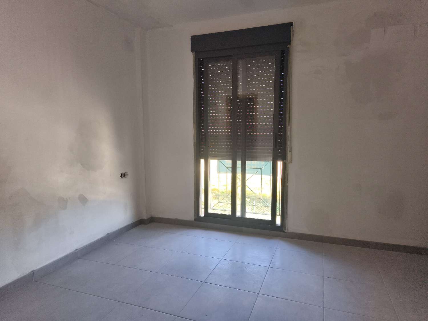 OPORTUNIDAD ADOSADO A LA VENTA EN ELS POBLET