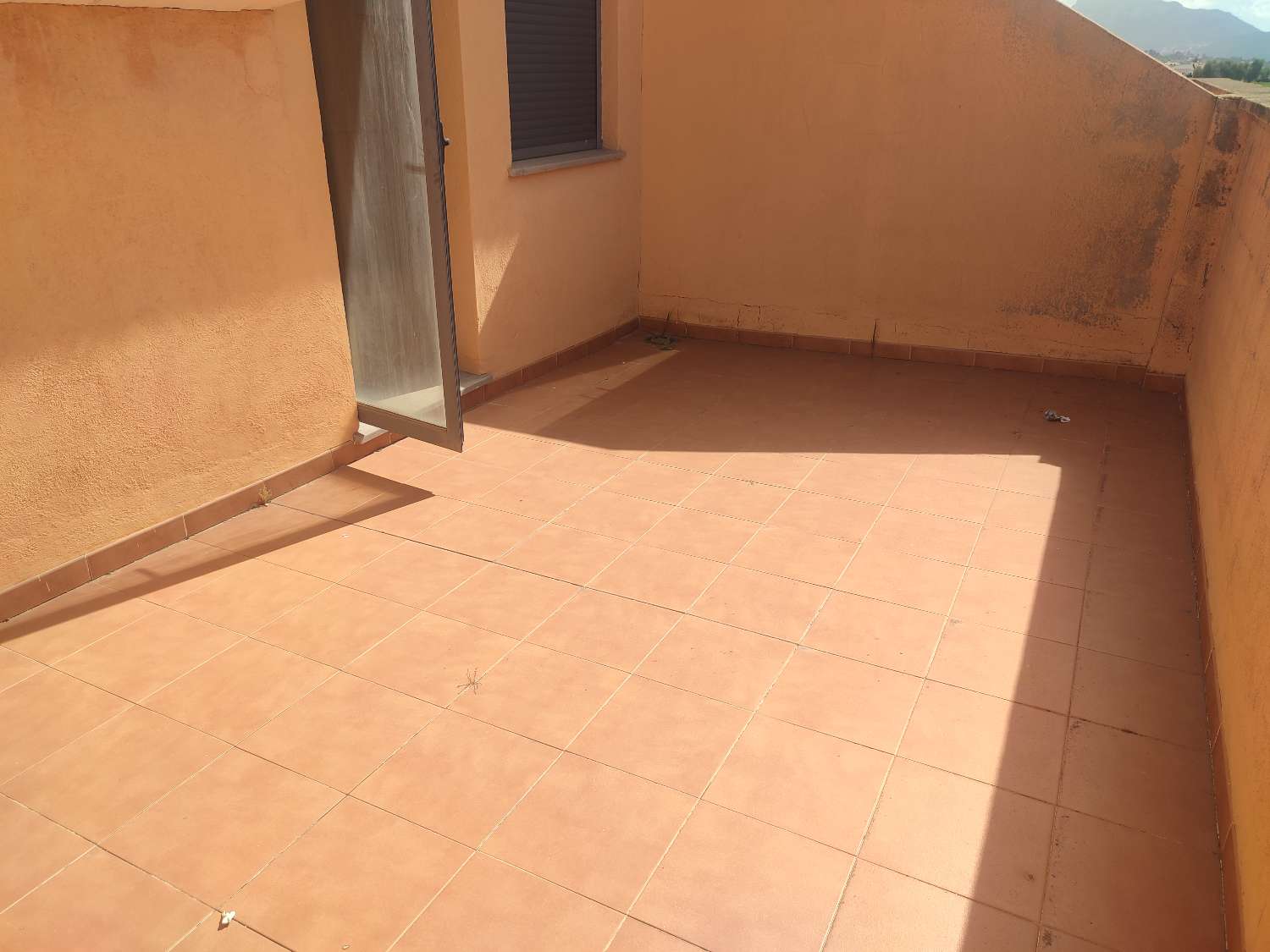 OPORTUNIDAD ADOSADO A LA VENTA EN ELS POBLET