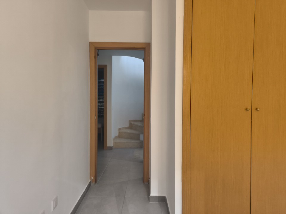 OPORTUNIDAD ADOSADO A LA VENTA EN ELS POBLET