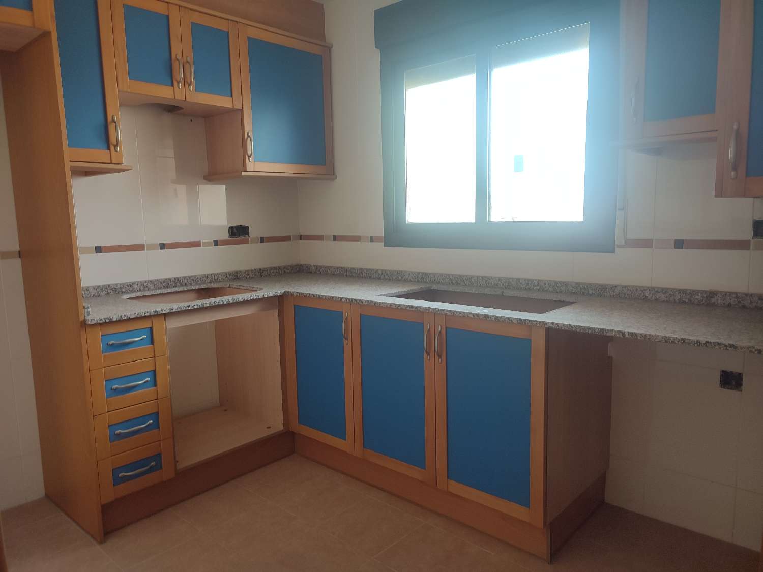 OPORTUNIDAD ADOSADO A LA VENTA EN ELS POBLET