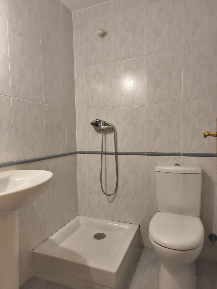 OPORTUNIDAD ADOSADO A LA VENTA EN ELS POBLET