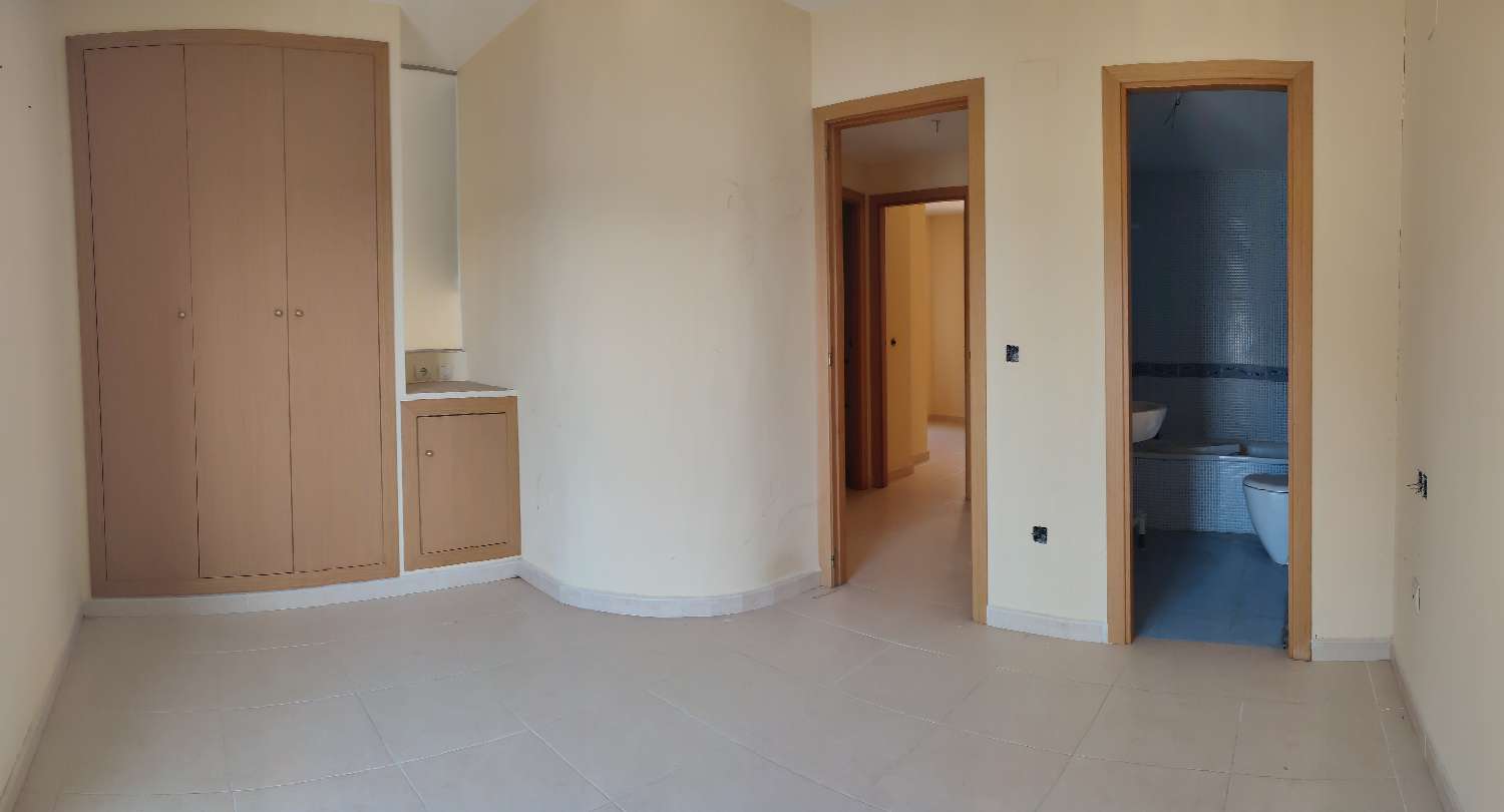 OPORTUNIDAD ADOSADO A LA VENTA EN ELS POBLET