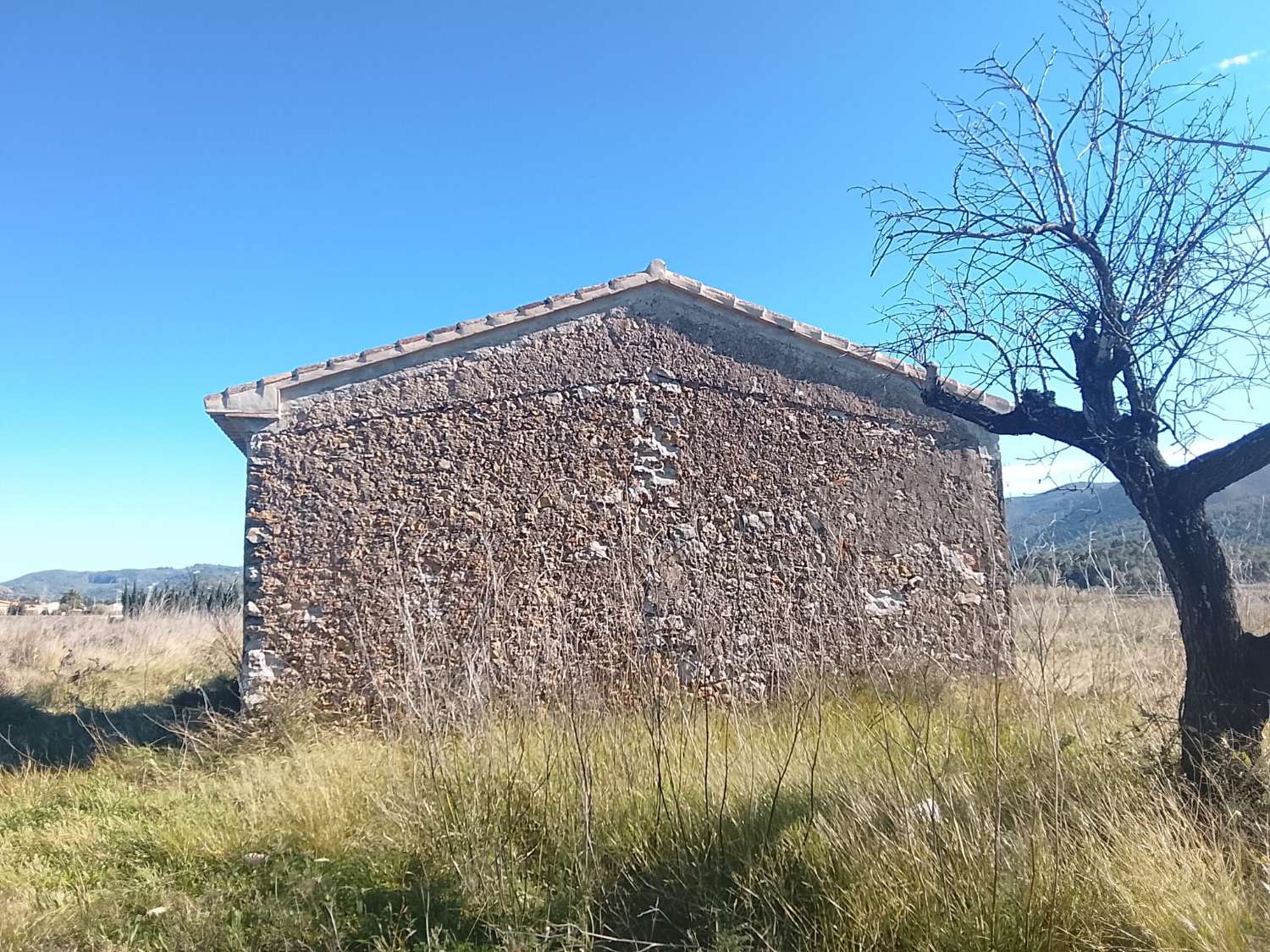 TERRENO RUSTICO CON CASETA EN JALÓN