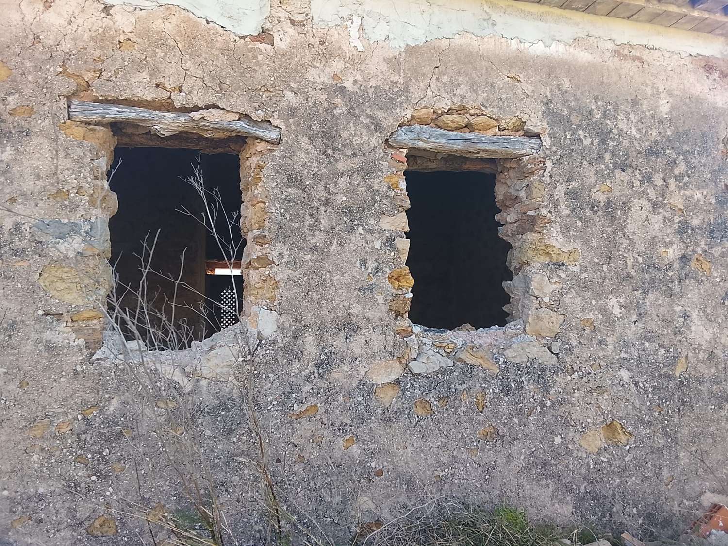 TERRENO RUSTICO CON CASETA EN JALÓN