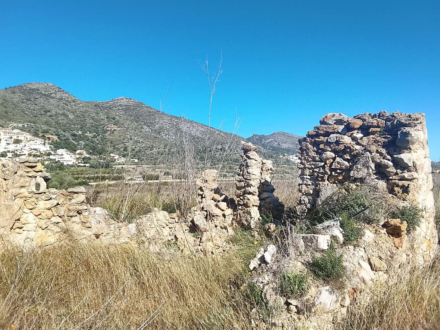TERRENO RUSTICO CON CASETA EN JALÓN