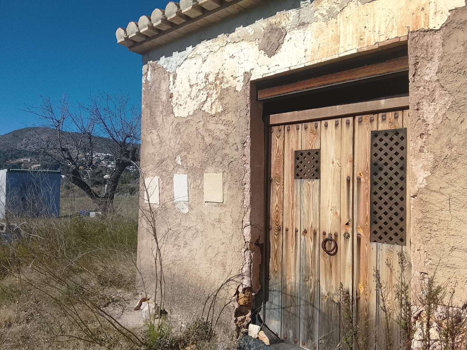 TERRENO RUSTICO CON CASETA EN JALÓN