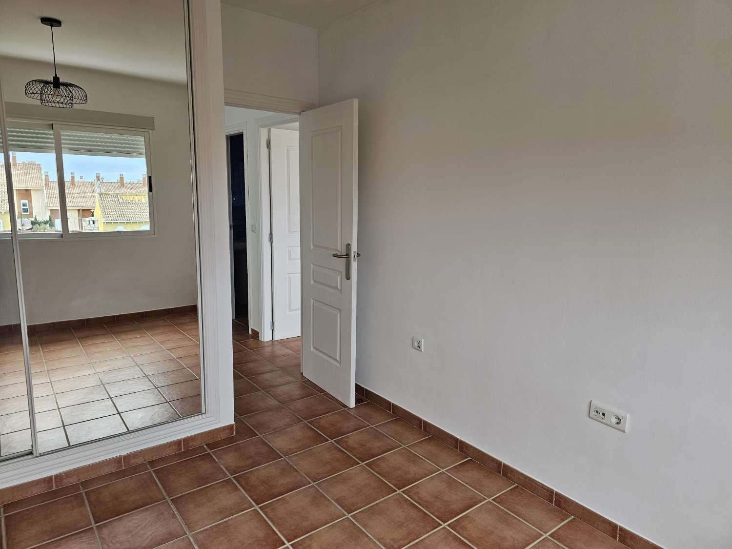 Casa con 300m de parcela en La Nucia