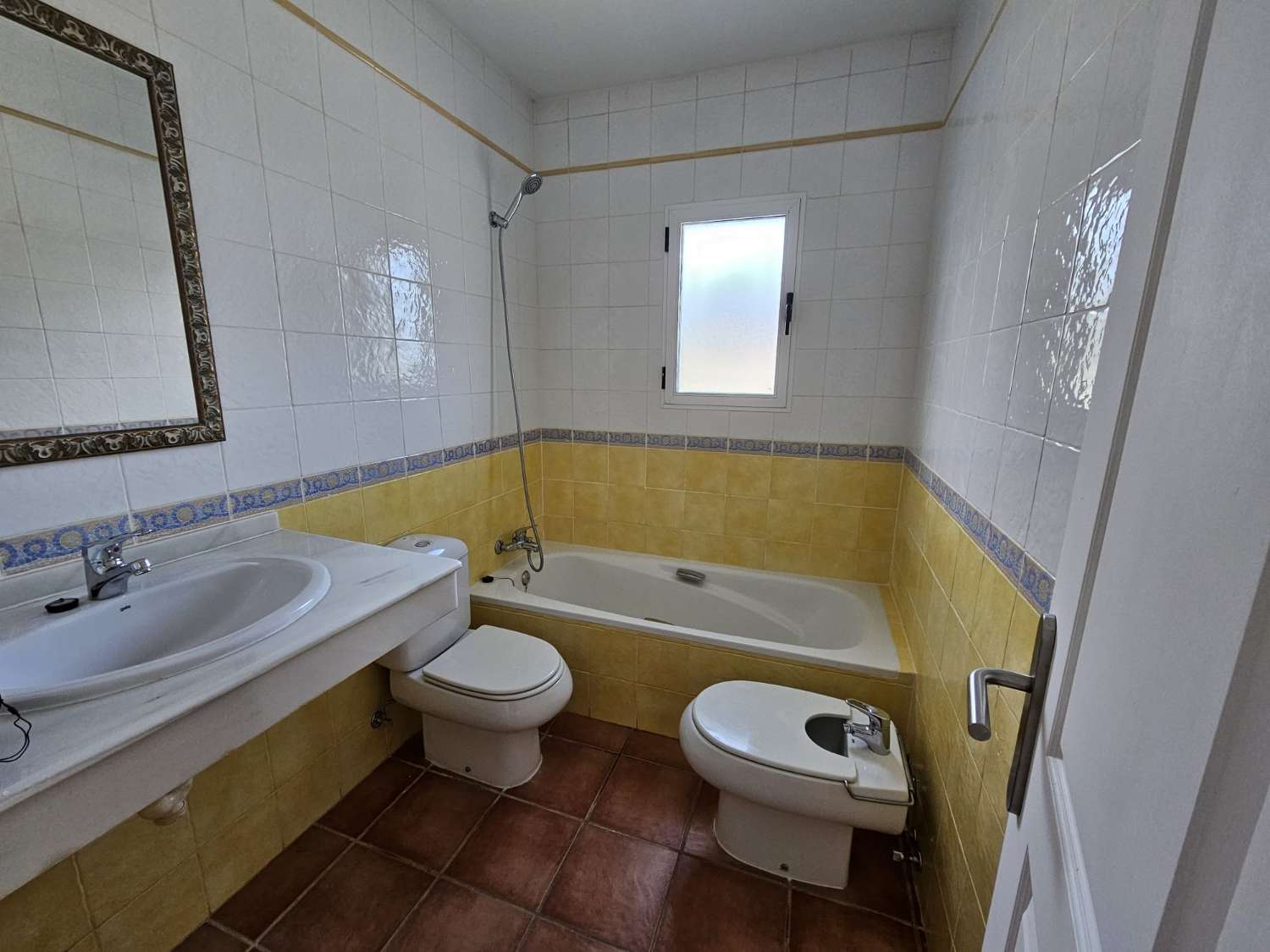 Casa con 300m de parcela en La Nucia