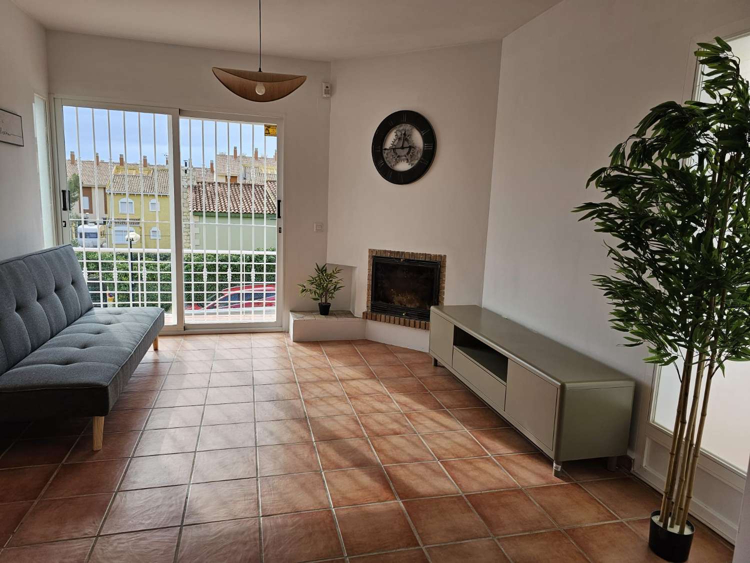 Casa con 300m de parcela en La Nucia