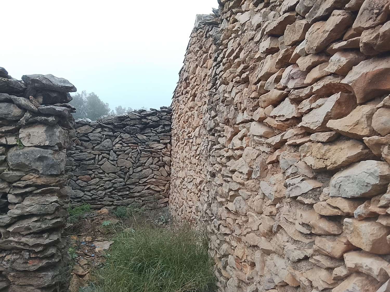 Casa de piedra para restaurar en Marnes (Lliber)