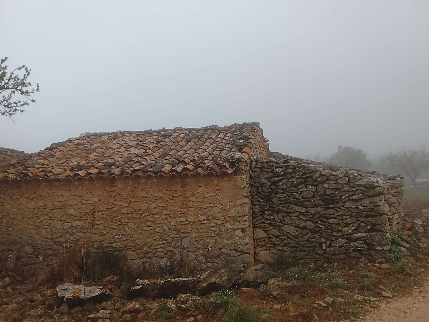 Casa de piedra para restaurar en Marnes (Lliber)