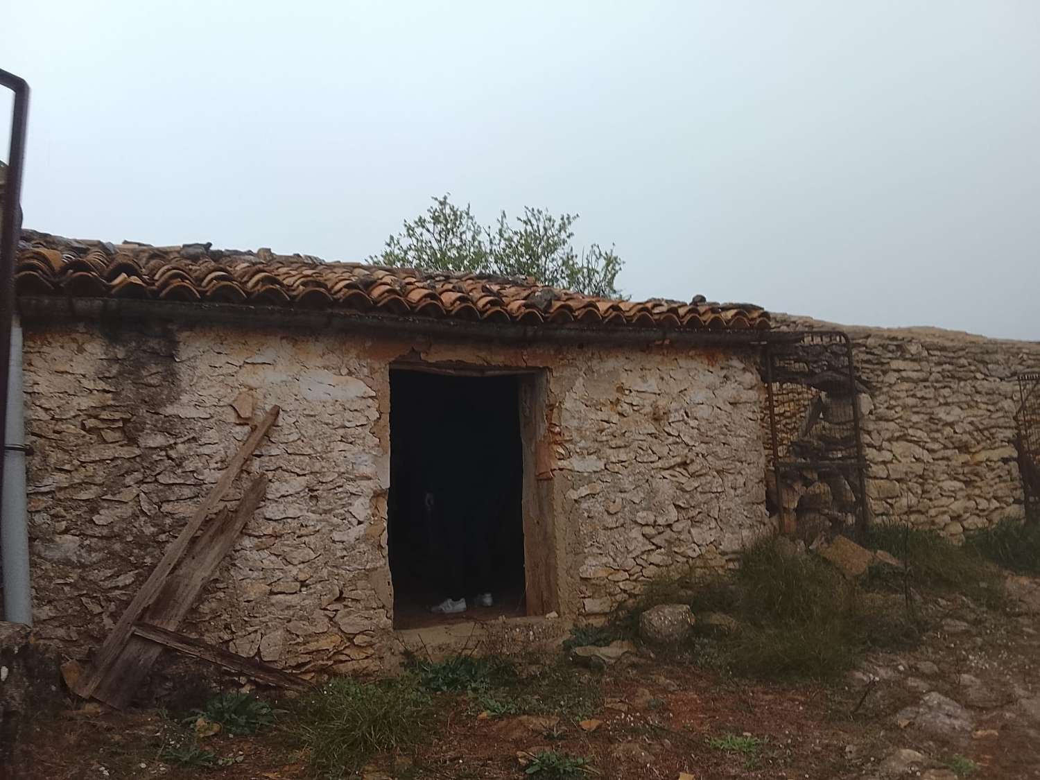 Casa de piedra para restaurar en Marnes (Lliber)