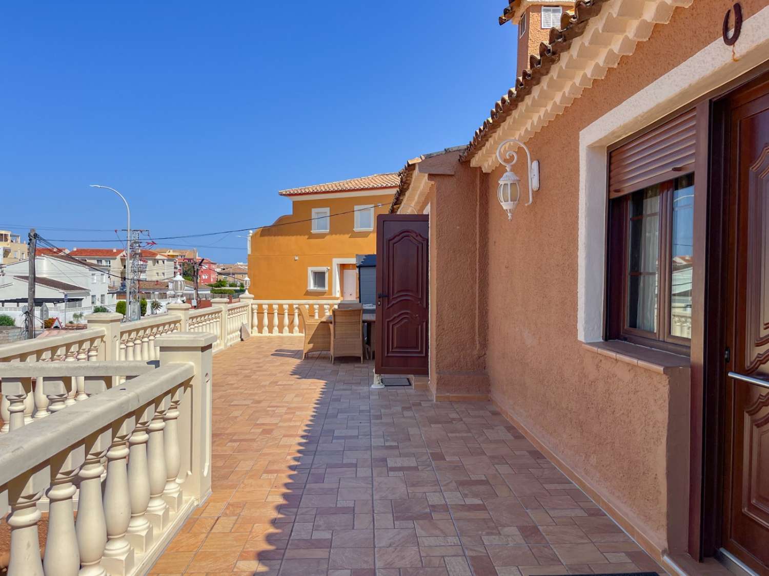 Adosado con dos viviendas individuales a 600m de la Playa de Les Marines