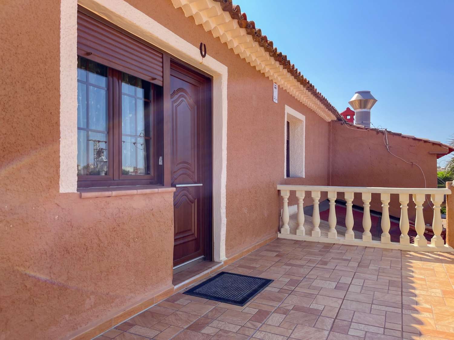 Adosado con dos viviendas individuales a 600m de la Playa de Les Marines