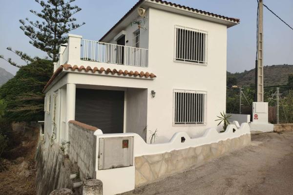CASA DE CAMPO EN PEGO
